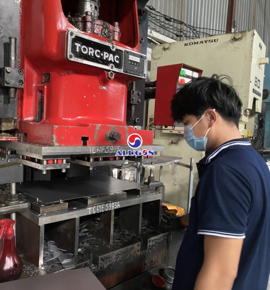 Thông tin kỹ thuật của máy dập AMADA 110 tấn Japan  Đỏ